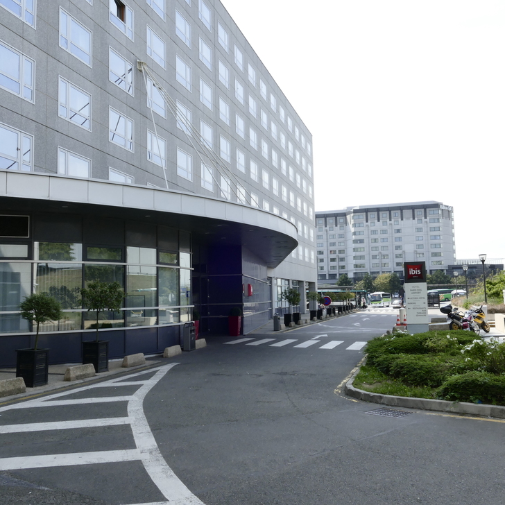 Hotel Parkhaus IBIS PARIS CDG AIRPORT (Überdacht) in ...