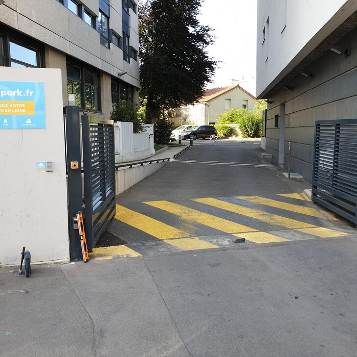 Fac Habitat La Guillotiere Building Car Park Covered In Lyon